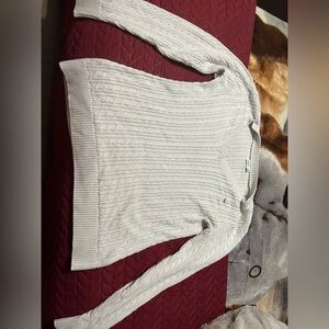 Hollister V-Neck Cable Knit Sweater - Cream